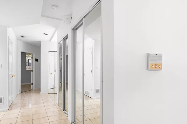 Coliving in Ukrainian Village - West Side, Chicago