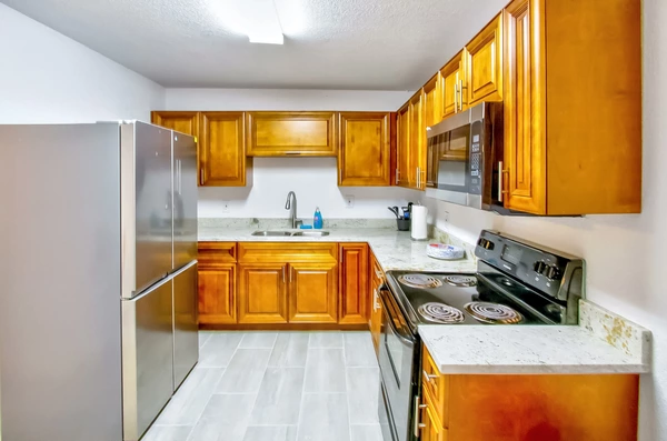 Coliving in Live Oaks Square - East Tampa, Tampa