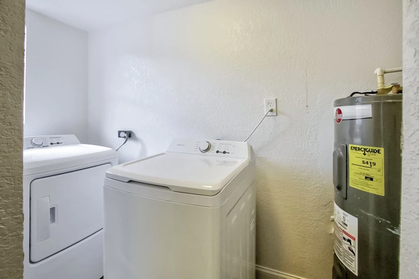 Coliving in Live Oaks Square - East Tampa, Tampa