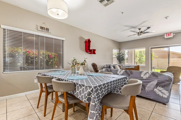 Coliving in Surprise - NW Valley, Phoenix