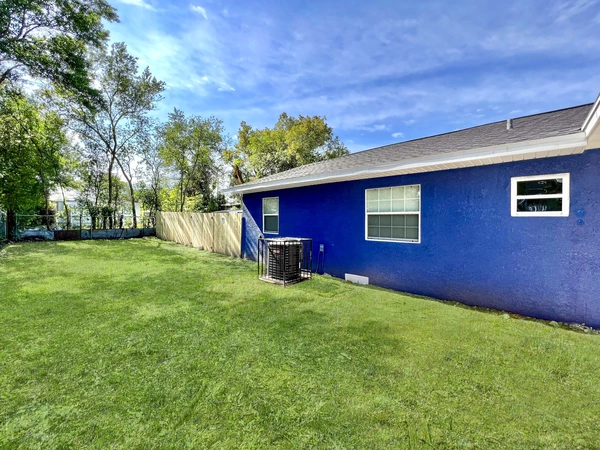 Coliving in Live Oaks Square - East Tampa, Tampa