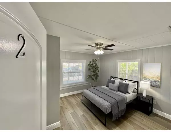 Coliving in Live Oaks Square - East Tampa, Tampa