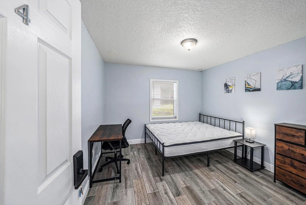 Coliving in Grant Park Tampa - East Tampa, Tampa