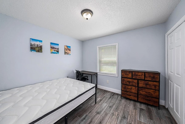 Coliving in Grant Park Tampa - East Tampa, Tampa