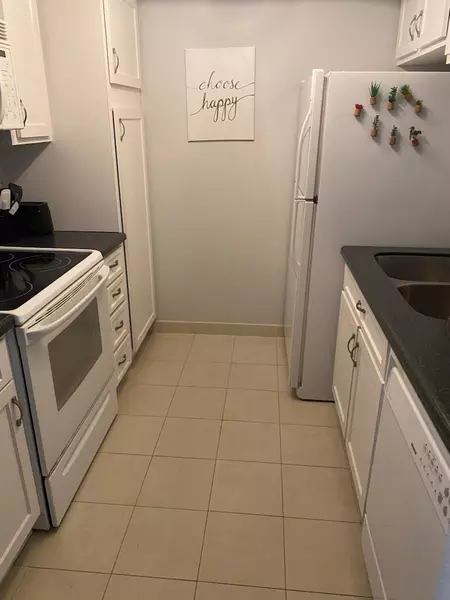 Coliving in Lowry - East Denver, Denver