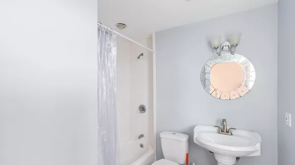 Coliving in Newton - Metro Area, Boston