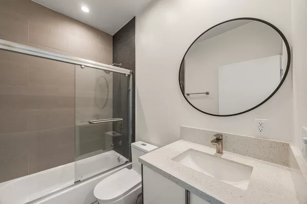 Coliving in Valley Village - San Fernando Valley, Los Angeles