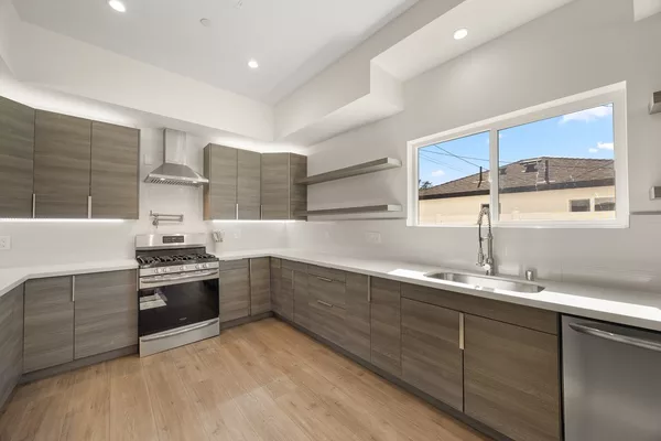 Coliving in Valley Village - San Fernando Valley, Los Angeles