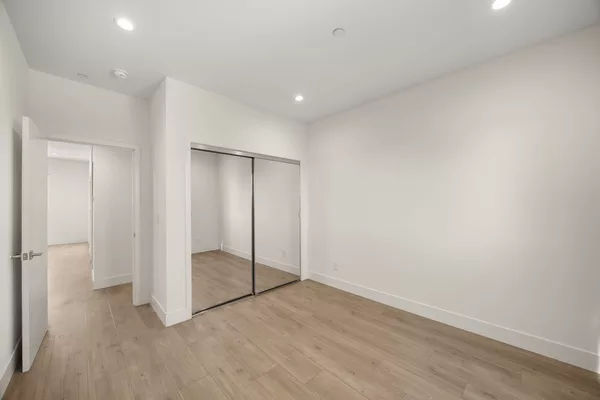 Coliving in Valley Village - San Fernando Valley, Los Angeles