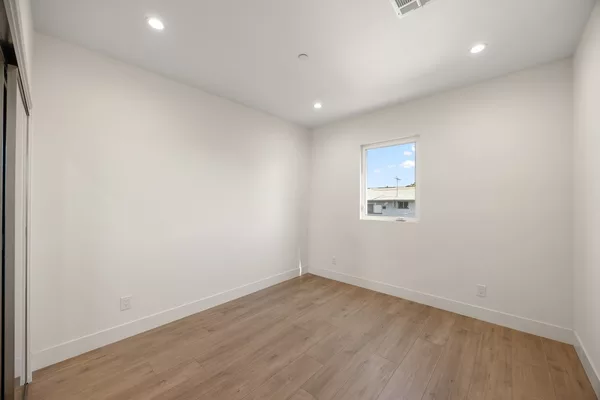Coliving in Valley Village - San Fernando Valley, Los Angeles