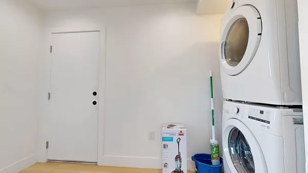 Coliving in Valley Village - San Fernando Valley, Los Angeles