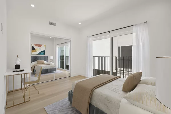 Coliving in Valley Village - San Fernando Valley, Los Angeles