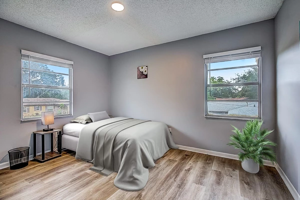 Coliving in Live Oaks Square - East Tampa, Tampa