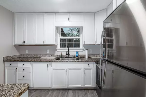 Coliving in Cedar Hills - Westside, Jacksonville