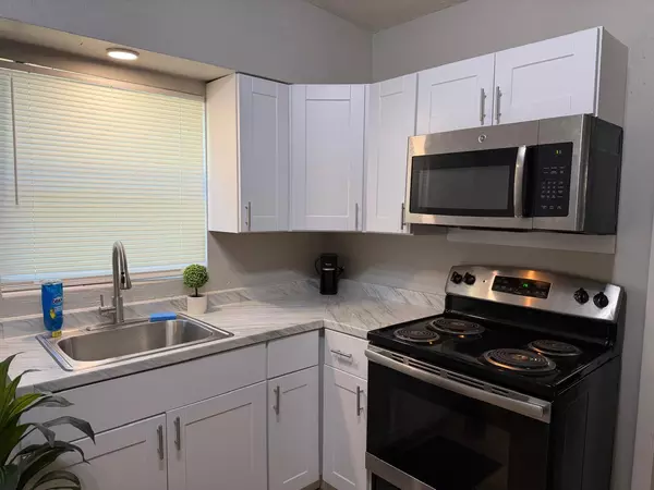 Coliving in Holden Heights - Central Orlando, Orlando