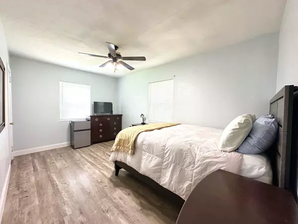 Coliving in Cedar Hills - Westside, Jacksonville