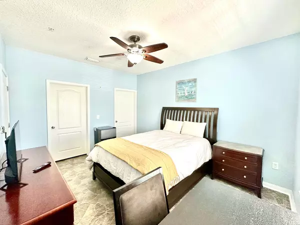 Coliving in Baymeadows - Southside, Jacksonville