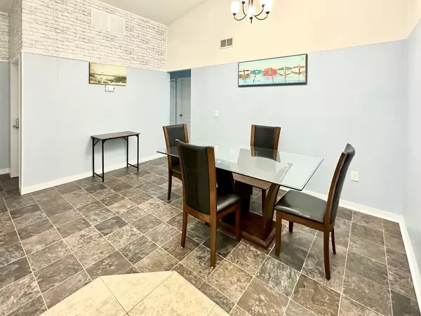 Coliving in Baymeadows - Southside, Jacksonville