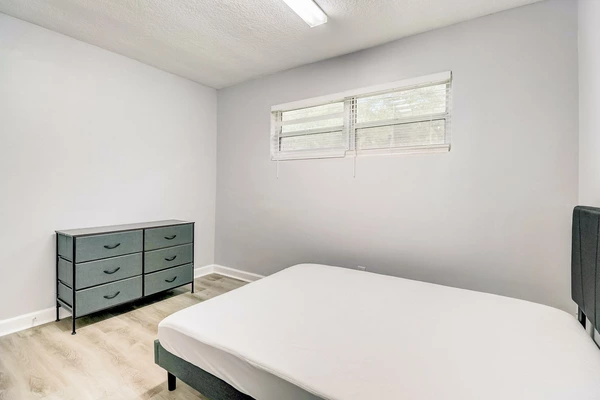 Coliving in Englewood - North Port, Sarasota