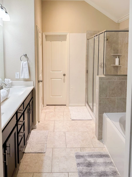 Coliving in Greater Greenspoint - Ne Houston, Houston