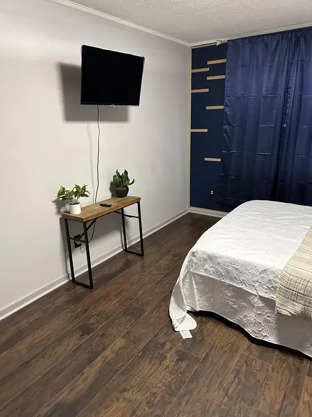 Coliving in Idlewild South - East Charlotte, Charlotte