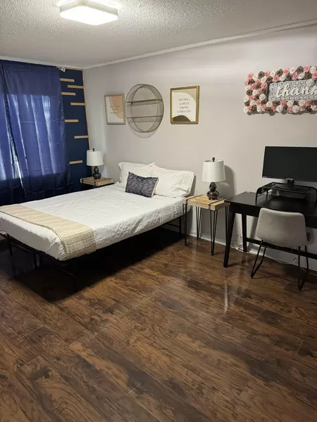 Coliving in Idlewild South - East Charlotte, Charlotte