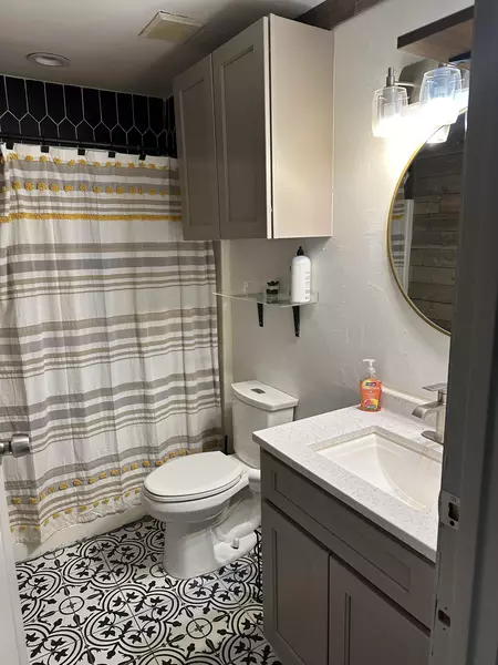 Coliving in Idlewild South - East Charlotte, Charlotte