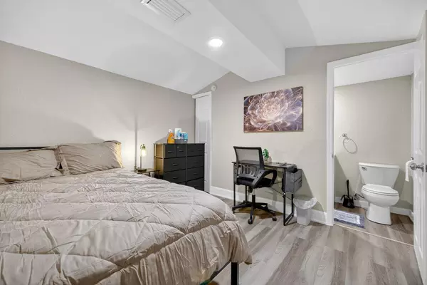 Coliving in Live Oaks Square - East Tampa, Tampa