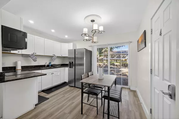 Coliving in Live Oaks Square - East Tampa, Tampa