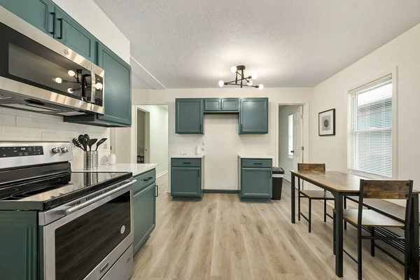 Coliving in Ruskin Heights - KCMO, Kansas City