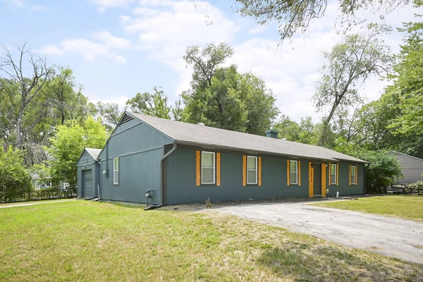 Coliving in Ruskin Heights - KCMO, Kansas City