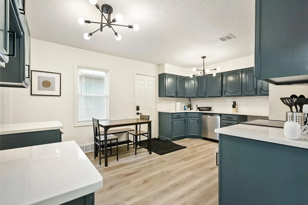 Coliving in Ruskin Heights - KCMO, Kansas City