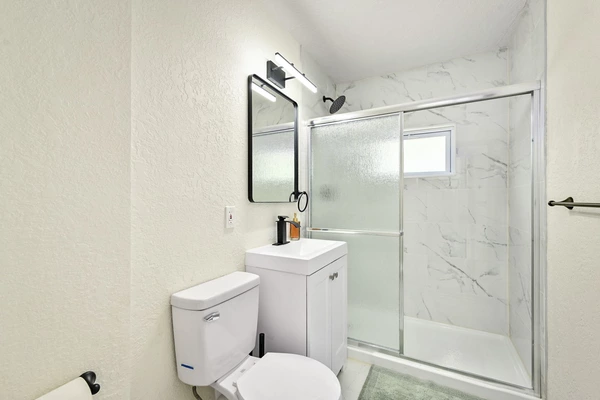 Coliving in Ruskin Heights - KCMO, Kansas City