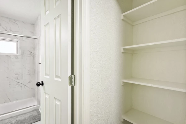 Coliving in Ruskin Heights - KCMO, Kansas City