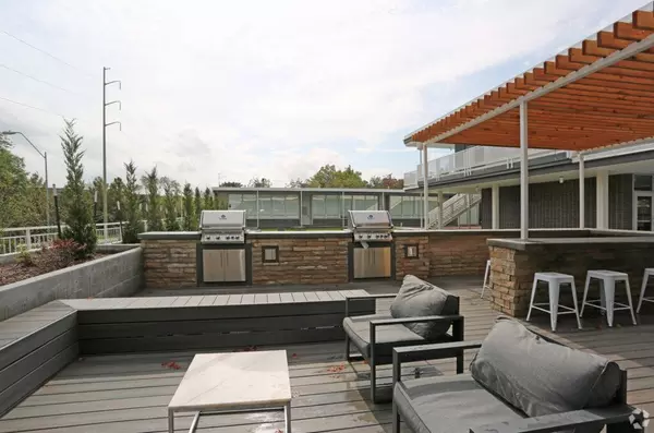 Coliving in South Plaza - KCMO, Kansas City