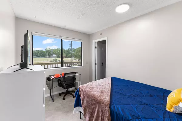 Coliving in Baymeadows - Southside, Jacksonville