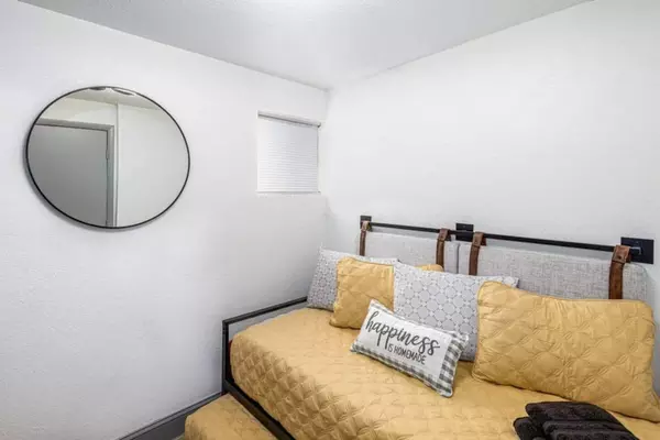 Coliving in Engelwood Park - East Orlando, Orlando