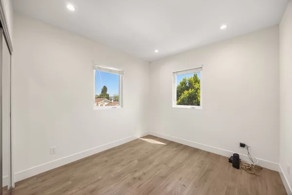 Coliving in Valley Village - San Fernando Valley, Los Angeles