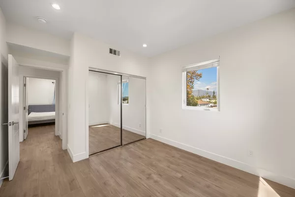 Coliving in Valley Village - San Fernando Valley, Los Angeles