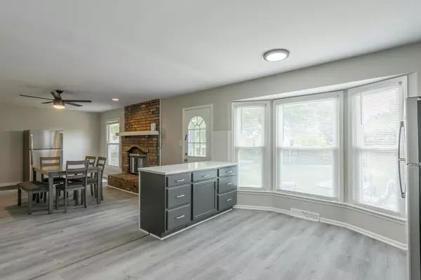 Coliving in Blue Springs - Outer KCMO, Kansas City