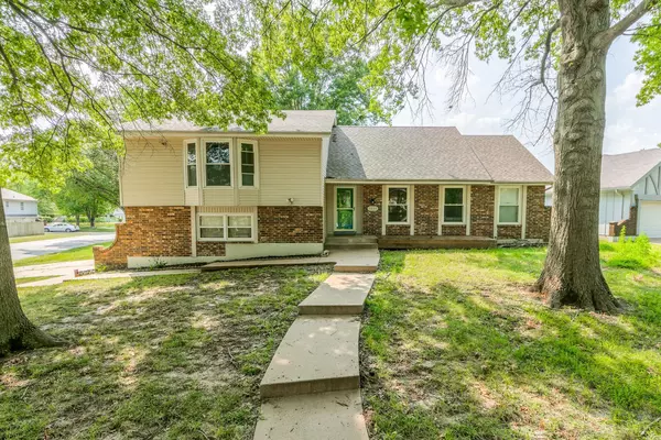 Coliving in Blue Springs - Outer KCMO, Kansas City