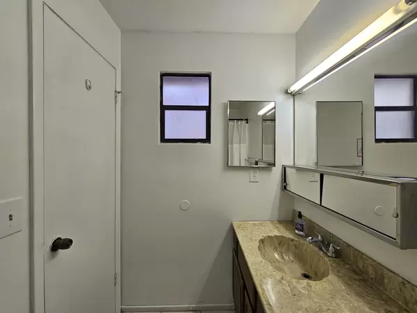 Coliving in Land O' Lakes - North Tampa, Tampa