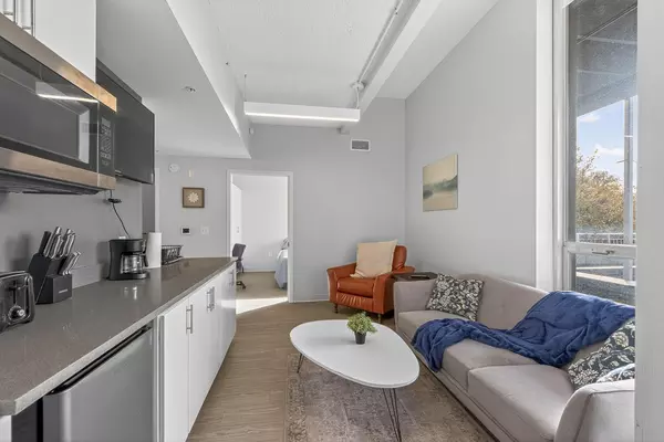 Coliving in South Plaza - KCMO, Kansas City