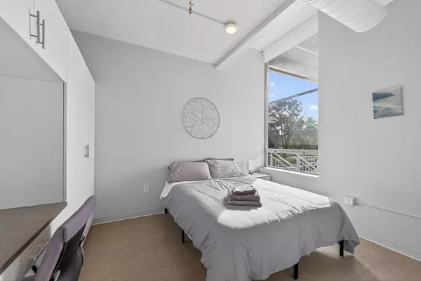 Coliving in South Plaza - KCMO, Kansas City