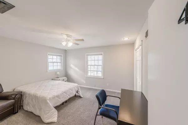 Coliving in Red Bridge - KCMO, Kansas City