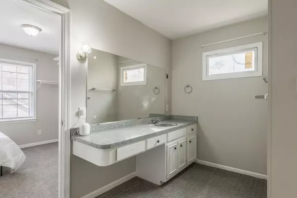 Coliving in Red Bridge - KCMO, Kansas City