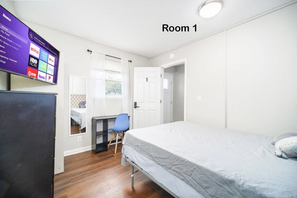 Coliving in Cedar Hills - Westside, Jacksonville