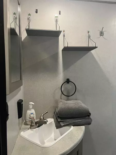 Coliving in Cedar Hills - Westside, Jacksonville