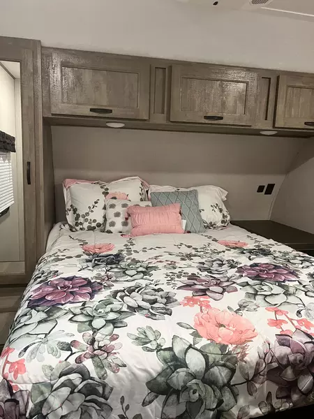 Coliving in Cedar Hills - Westside, Jacksonville