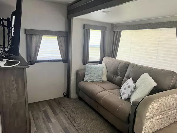 Coliving in Cedar Hills - Westside, Jacksonville